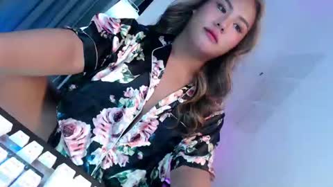 hotterthansex2 online show from November 18, 4:54 pm