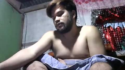 HottestPinoy32 online show from December 5, 3:44 pm