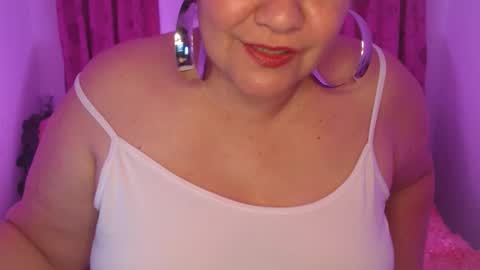 Snapshot of hottieauntie chatting on October 25, 3:45 pm sweetie Aunt online show from October 25, 3:45 pm