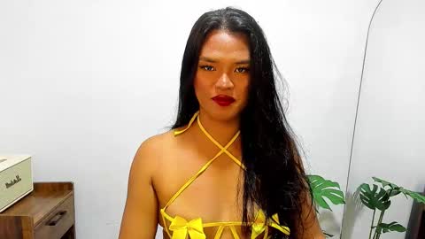 Maxine online show from October 19, 1:16 pm