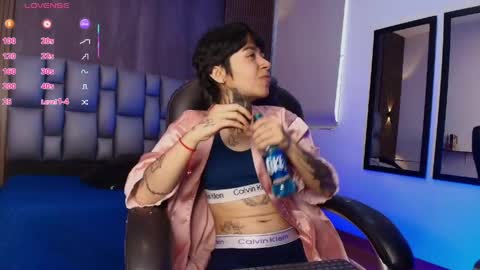 Juls online show from May 11, 7:11 pm