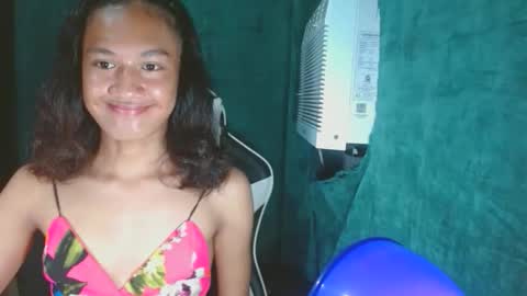 hottiest_luna online show from May 14, 5:49 am
