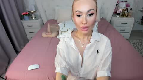 hottiesweetbritneyx online show from May 18, 4:07 am
