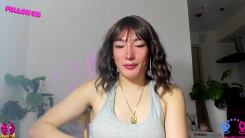 Snapshot of hottycrishinaxx chatting on February 6, 9:32 am crishinahotty online show from February 6, 9:32 am