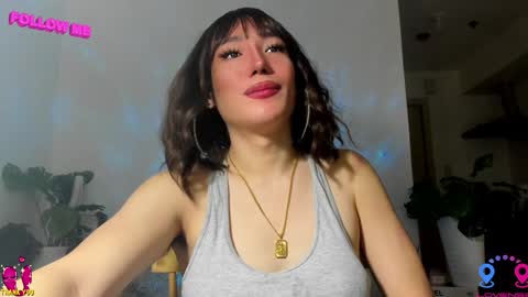 Snapshot of hottycrishinaxx chatting on February 8, 3:41 am crishinahotty online show from February 8, 3:41 am