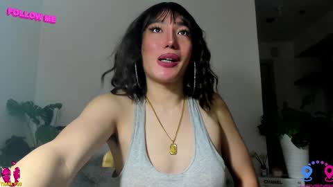 Snapshot of hottycrishinaxx chatting on February 6, 6:29 am crishinahotty online show from February 6, 6:29 am