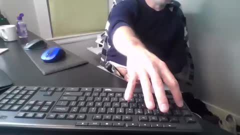 hoverday online show from April 20, 1:41 am