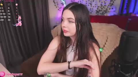 Mia online show from July 28, 7:39 pm