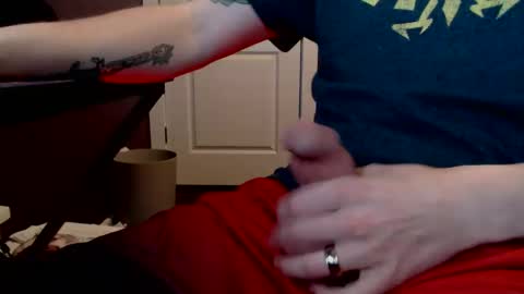 hrnysoldier92 online show from March 2, 5:08 am