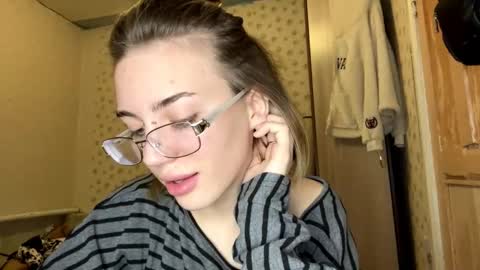 Chloe online show from January 10, 1:05 pm