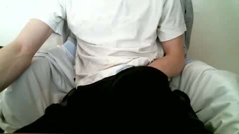 Snapshot of hug_me chatting on October 6, 12:34 pm Keanu online show from October 6, 12:34 pm