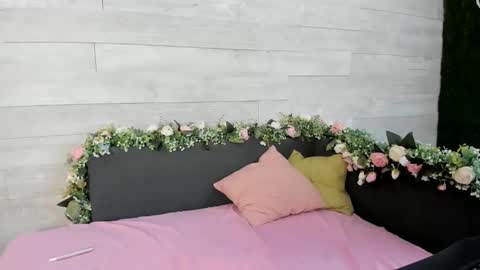 Erin online show from March 11, 7:35 am