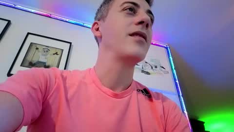 Hugo online show from December 3, 9:59 pm