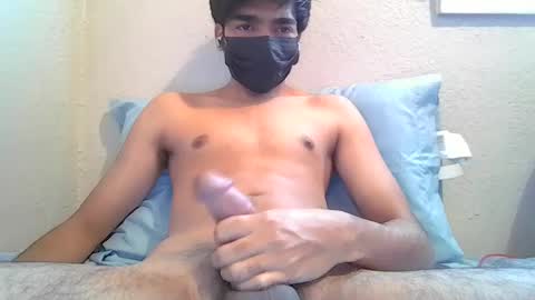 hulkyking1812000 online show from February 24, 7:41 pm