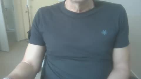 hundeleine online show from December 2, 8:23 am