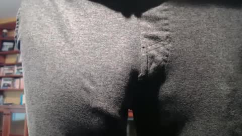 Big uncut cock dripping online show from February 1, 12:29 am