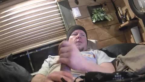 HuingsingleDad79 online show from December 18, 7:47 am