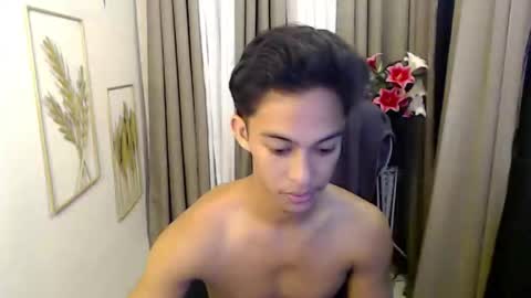 hunk_edward online show from May 8, 7:25 am