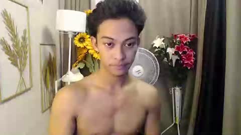 hunk_edward online show from May 20, 6:43 am