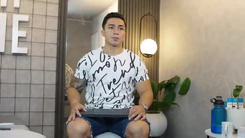 hunk_ryan online show from February 26, 12:05 pm