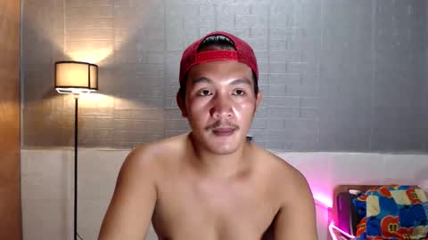 hunkylloyd online show from March 7, 3:28 am