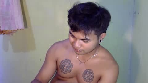 Snapshot of hunkyzeus chatting on October 25, 5:02 pm hunkyzeus online show from October 25, 5:02 pm
