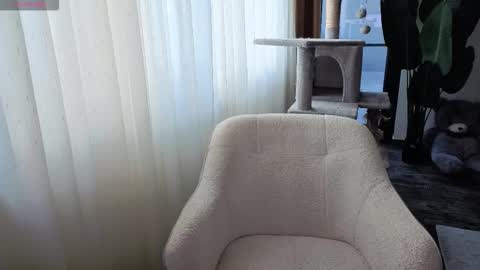 Emma Ava online show from December 16, 9:59 am