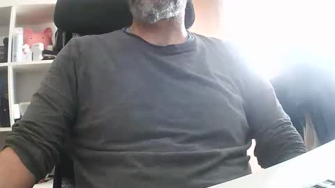 Hyperpau online show from April 18, 1:35 pm