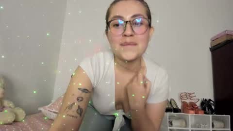 Hyun Joo online show from February 26, 8:56 pm