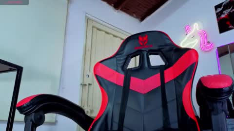 kelvis online show from March 8, 4:27 am