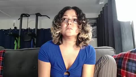 Snapshot of i_fetishize_u chatting on February 25, 8:11 pm ShortStuff online show from February 25, 8:11 pm