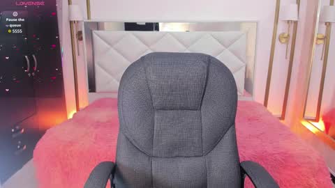 Kristi online show from December 13, 8:15 pm