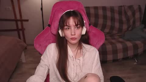 elisabeth online show from November 12, 1:13 pm