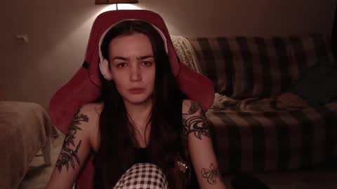 elisabeth online show from March 6, 6:48 pm