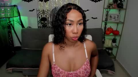 Snapshot of i_lulu chatting on November 1, 11:26 pm Lul online show from November 1, 11:26 pm