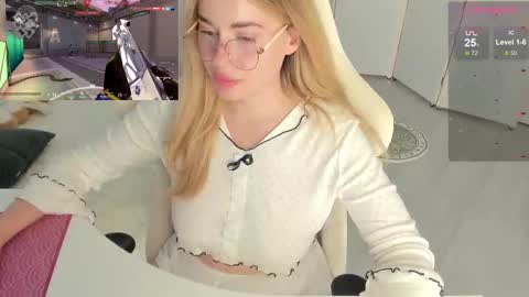 HiI am  EvaPVT is open  online show from October 13, 11:12 am