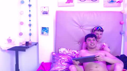 iam_lukas__ online show from January 15, 4:27 pm