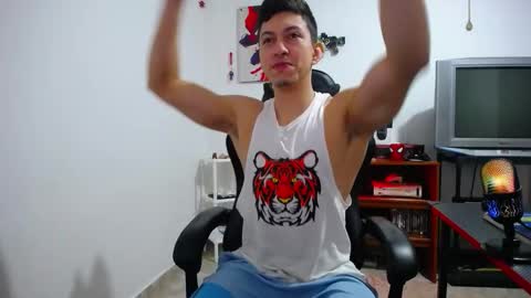 iam_yourbabyprincess_xd online show from October 21, 9:40 pm