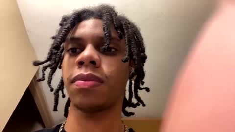 iamadielpr online show from November 21, 4:43 am