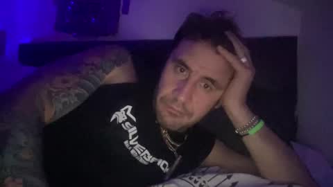 iamtheparty200 online show from December 17, 8:10 am