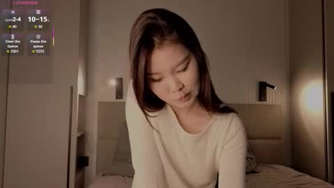 iamyuki_ online show from October 15, 3:57 pm