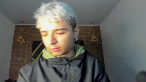 IAN CASTILLO online show from February 24, 11:13 am