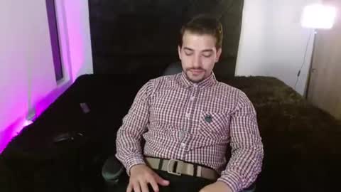 Ian Davis online show from July 11, 10:24 pm