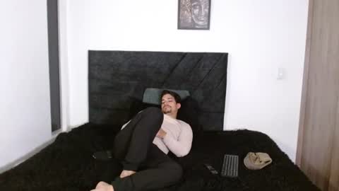 Ian Davis online show from June 23, 5:52 pm
