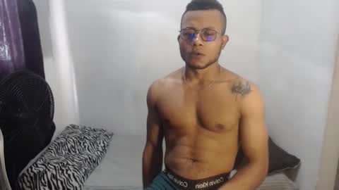 ian_tuner online show from December 4, 7:24 pm