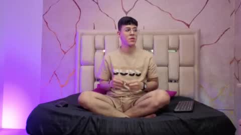 Ian  online show from March 5, 8:40 pm