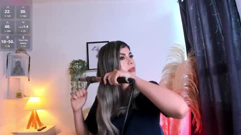 Snapshot of ice_y_abigail chatting on October 13, 12:18 pm ice_y_abigail online show from October 13, 12:18 pm