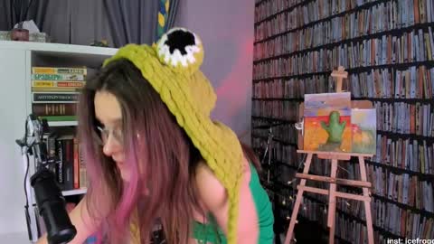 Julia online show from February 26, 9:53 pm