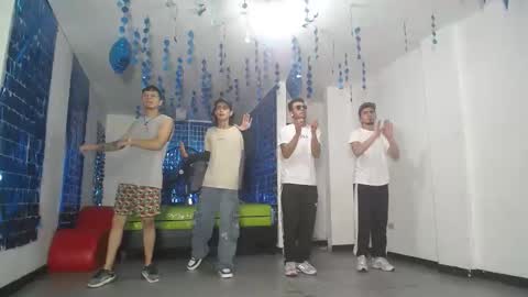 THOMAS AND DAMIAND online show from February 28, 4:10 pm