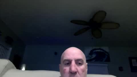 icumming online show from December 17, 2:07 am